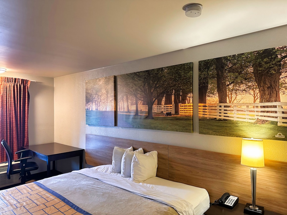 Days Inn by Wyndham WestEnd Alexandria,VA Washington DC Area