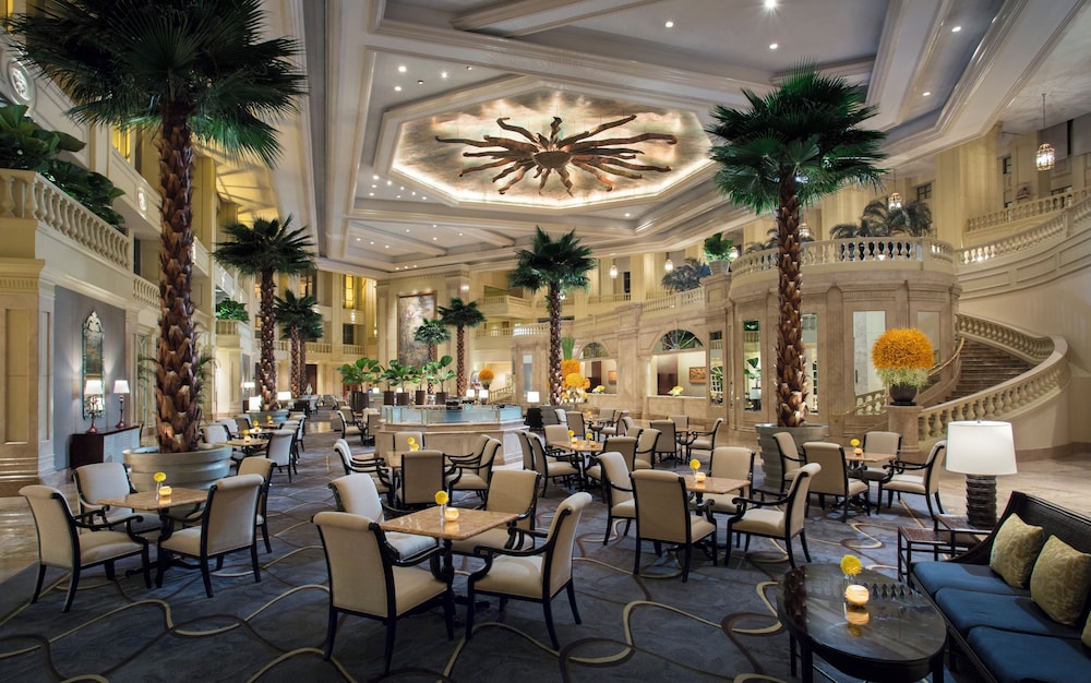 The Peninsula Manila photo 2