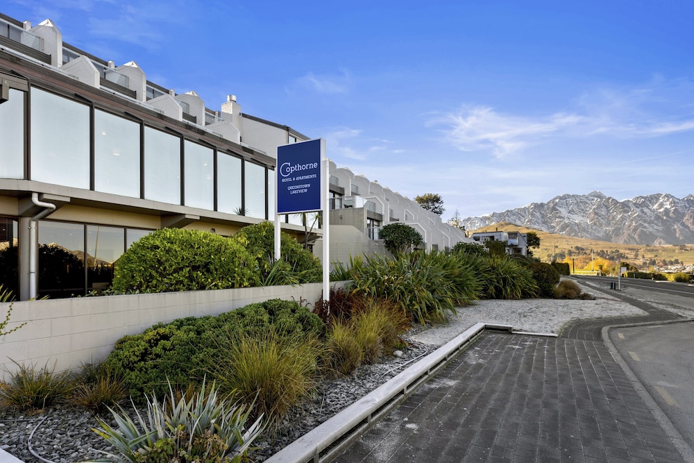Copthorne Hotel and Apartments Queenstown Lakeview photo 2