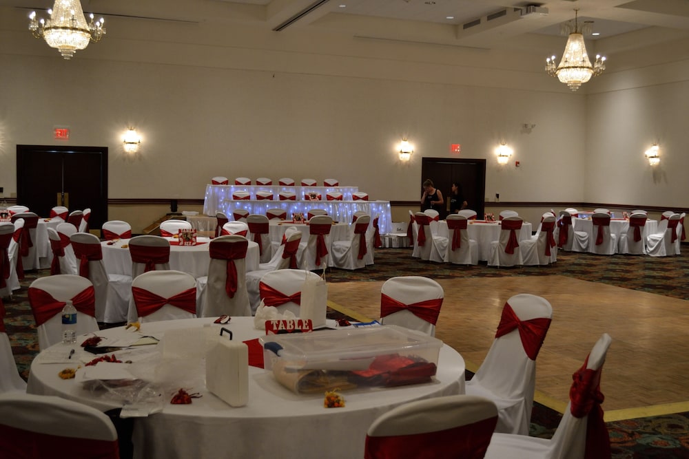 Ramada by Wyndham State College Hotel & Conference Center