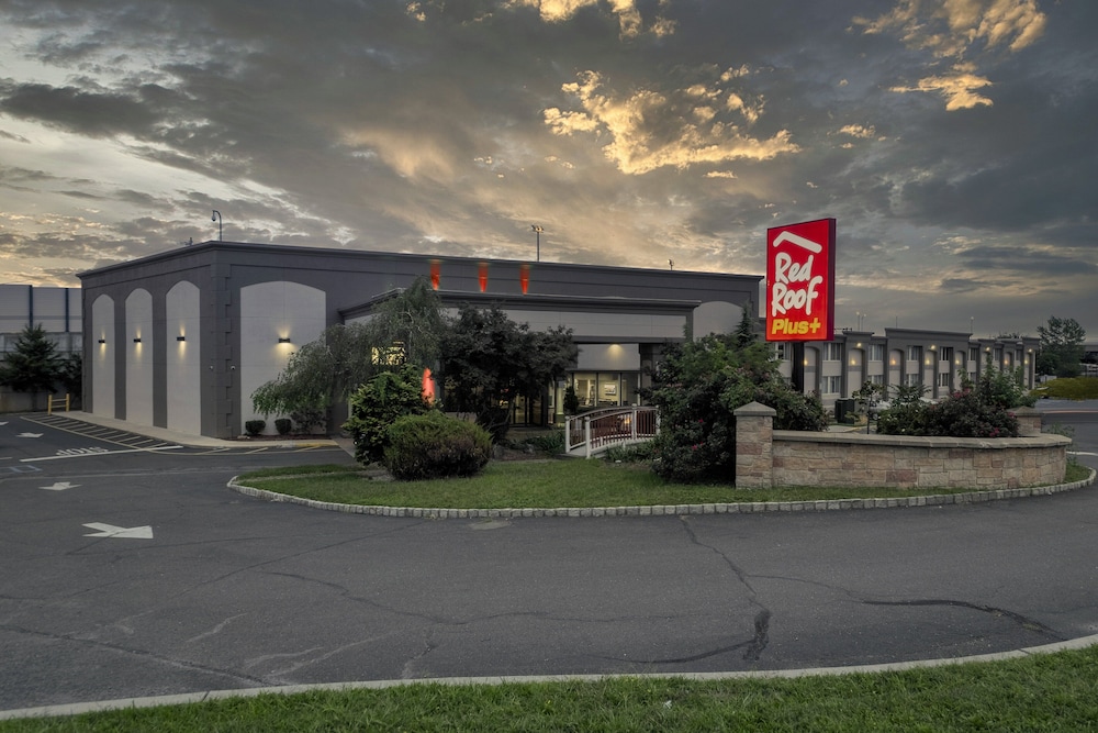 Red Roof PLUS+ Newark Liberty Airport - Carteret