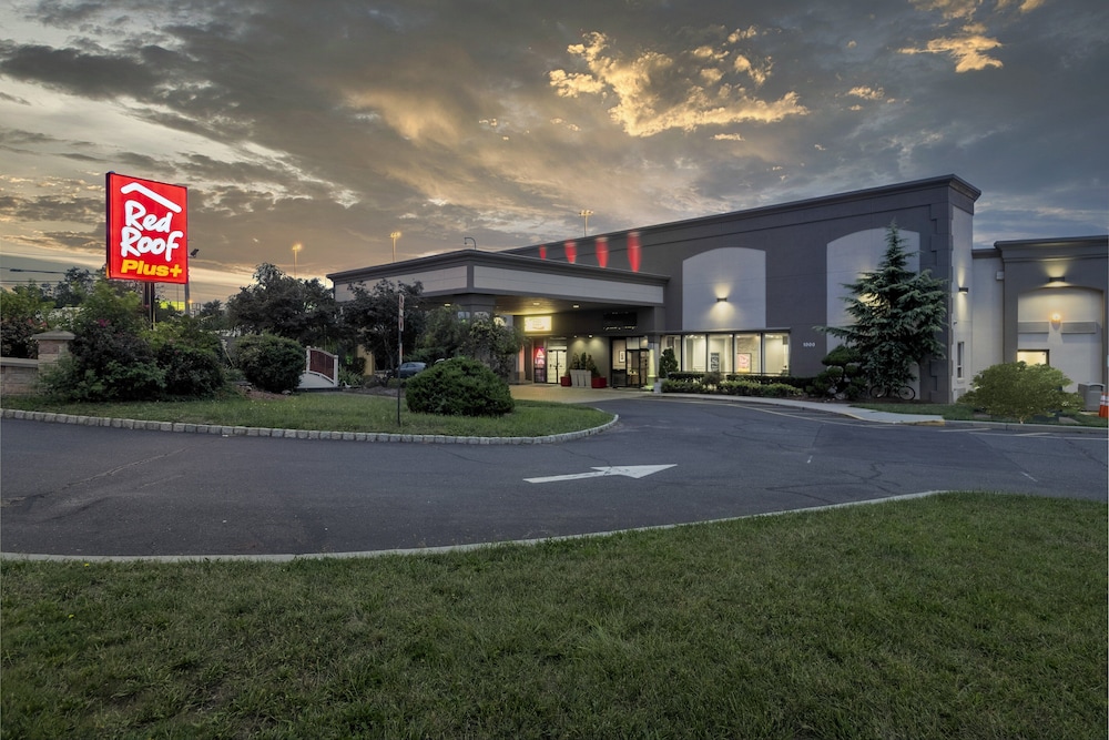 Red Roof PLUS+ Newark Liberty Airport - Carteret