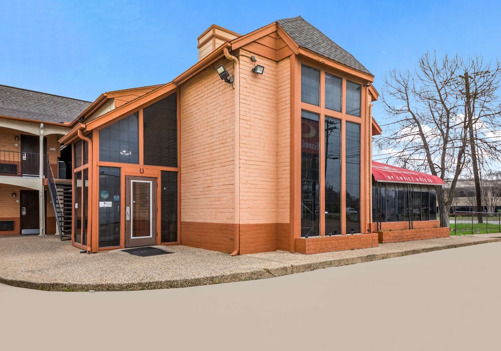 Econo Lodge near The Domain - The Arboretum