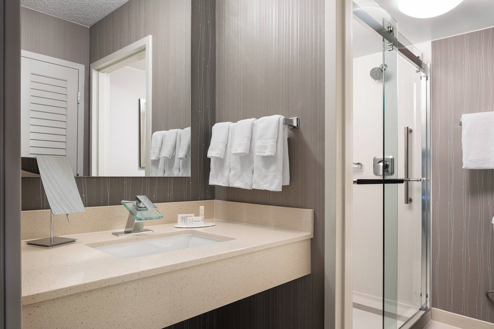 Courtyard by Marriott Las Vegas Convention Center