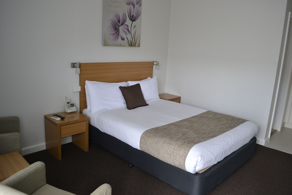 Admiralty Inn photo 2