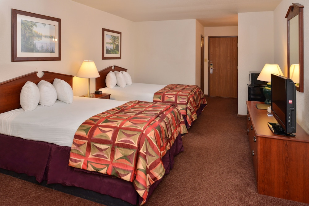Magnuson Hotel Country Inn