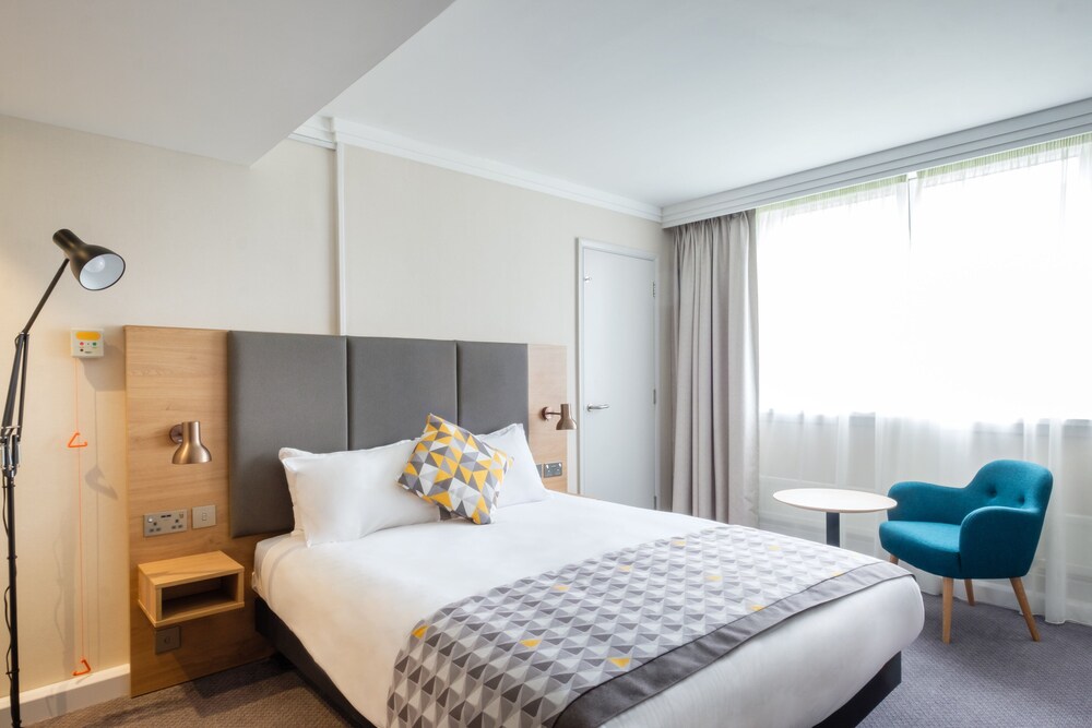Holiday Inn High Wycombe M40 Jct.4 By IHG