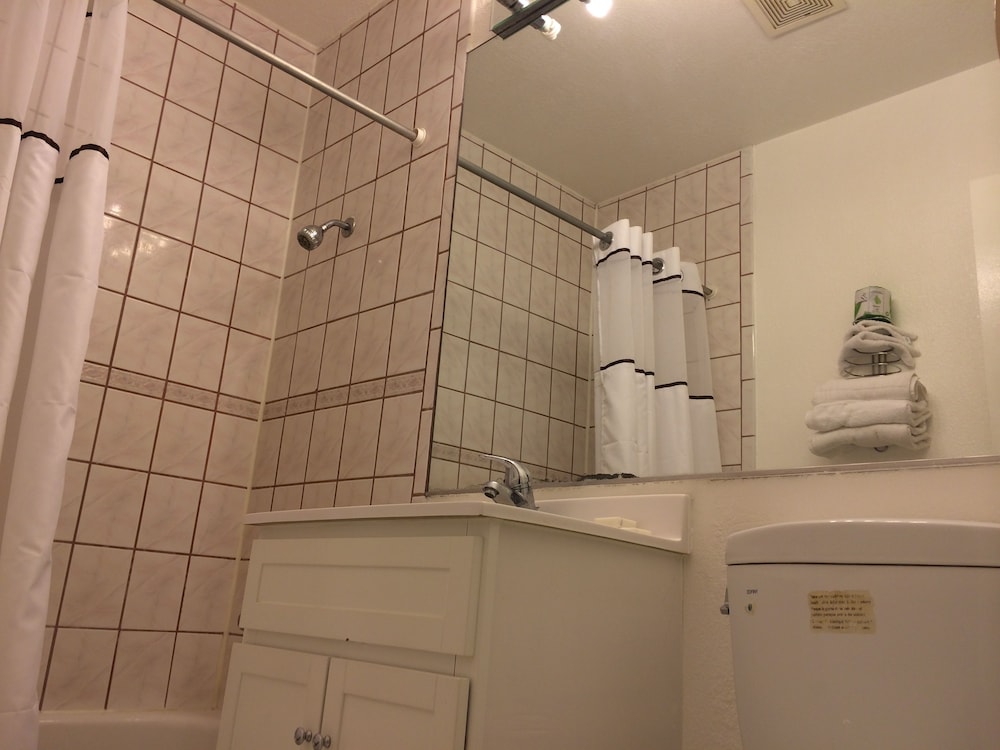 Los Angeles Adventurer All Suite Hotel