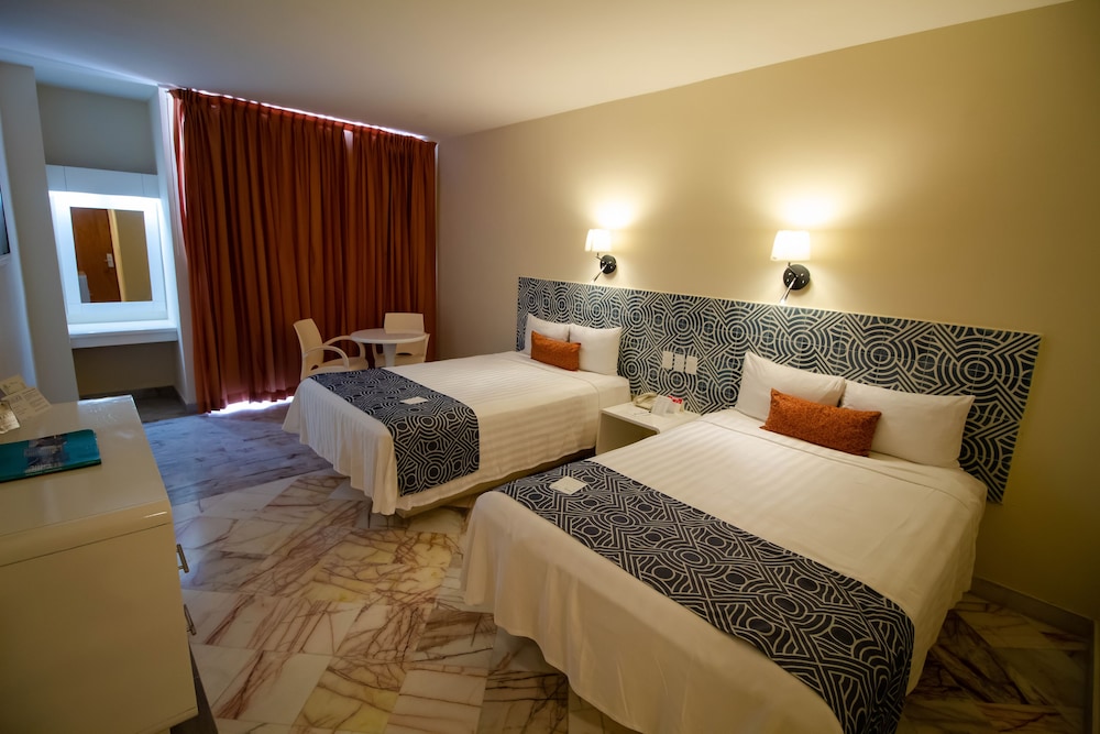 Oceano Palace Beach Resort photo 3