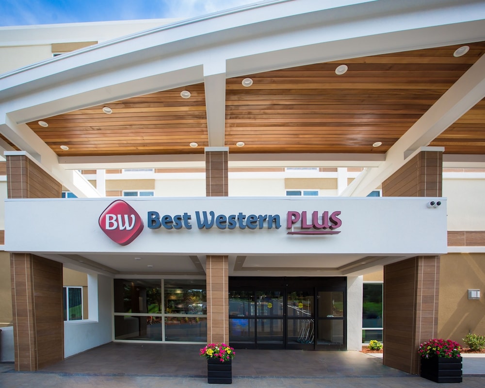 Best Western Plus North Shore Hotel