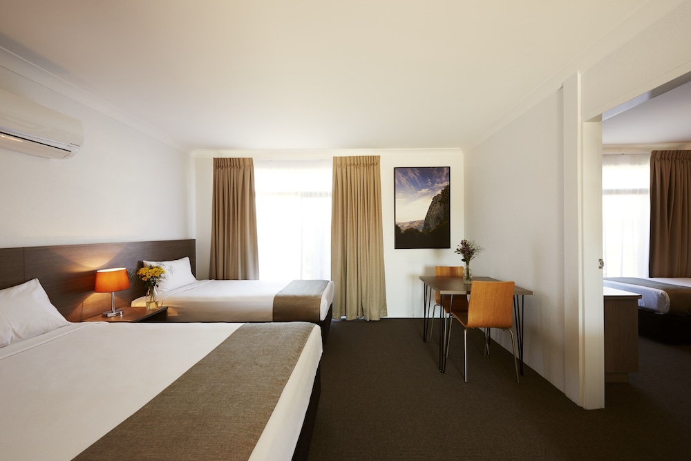Adelong Motel