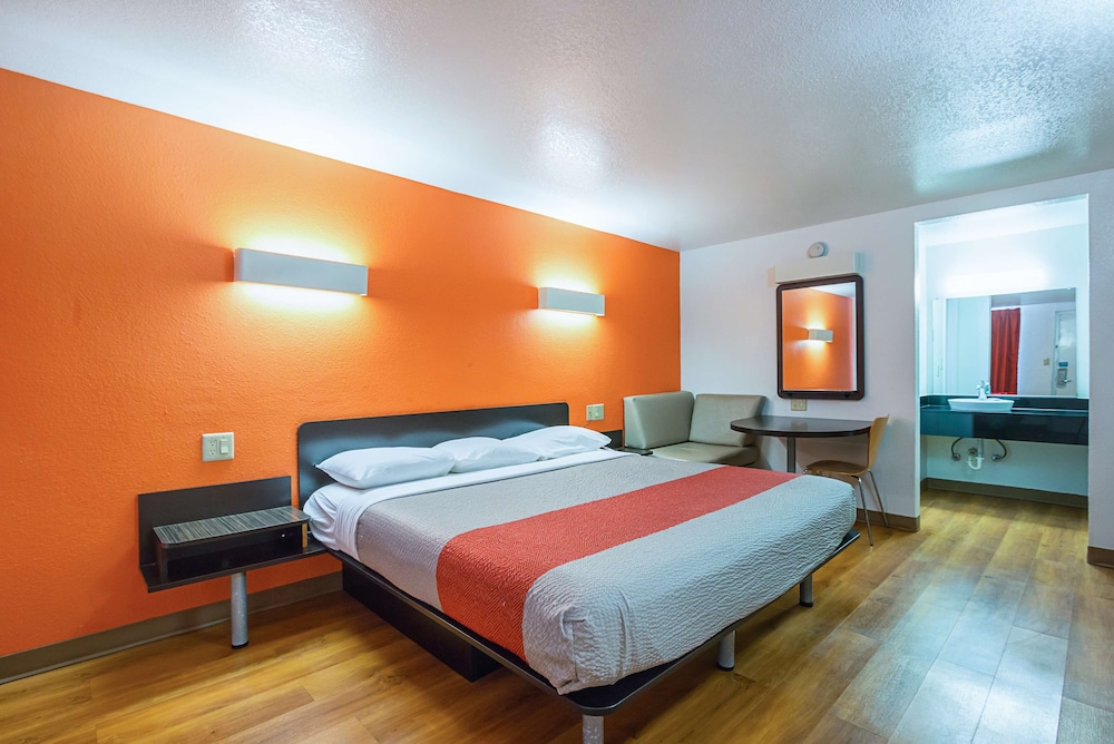 Motel 6 Round Rock, TX