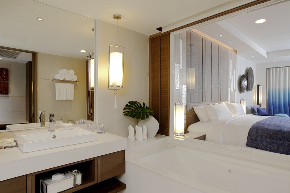 Holiday Inn Resort Phuket by IHG photo 2