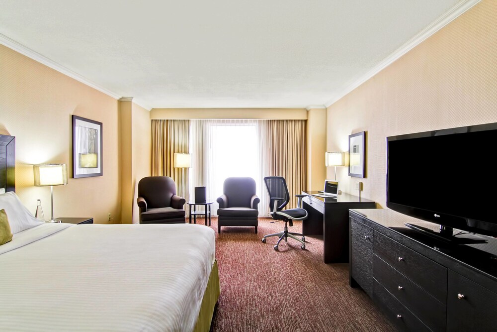 Delta Hotels by Marriott Toronto East photo 3