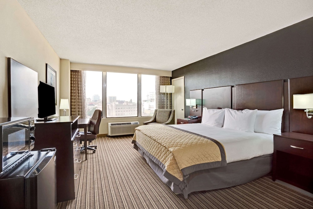 Wyndham Garden Norfolk Downtown