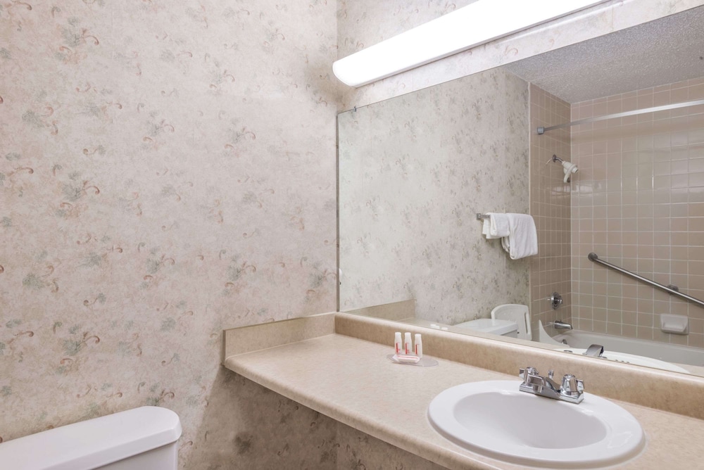 Ramada by Wyndham Watertown/Thousand Islands NY