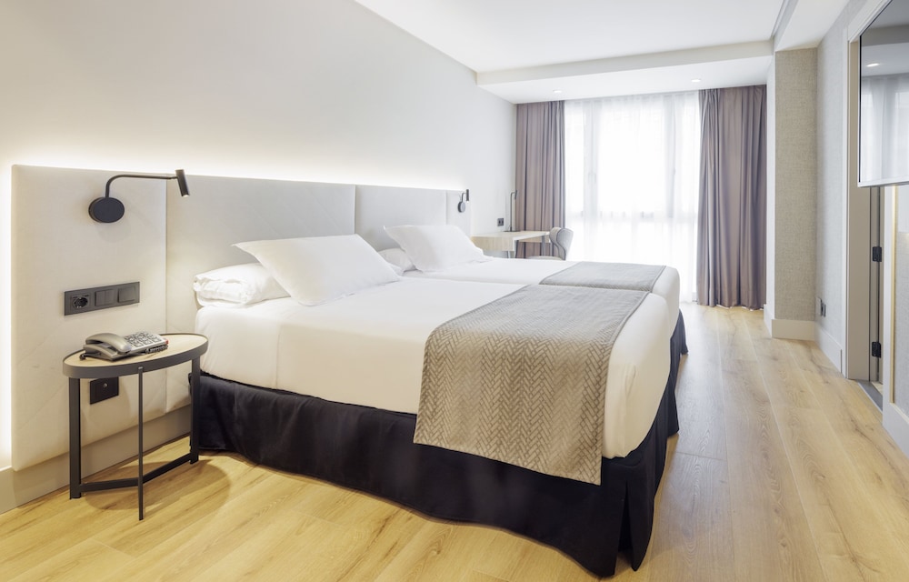 Hotel ILUNION San Sebastian photo 2