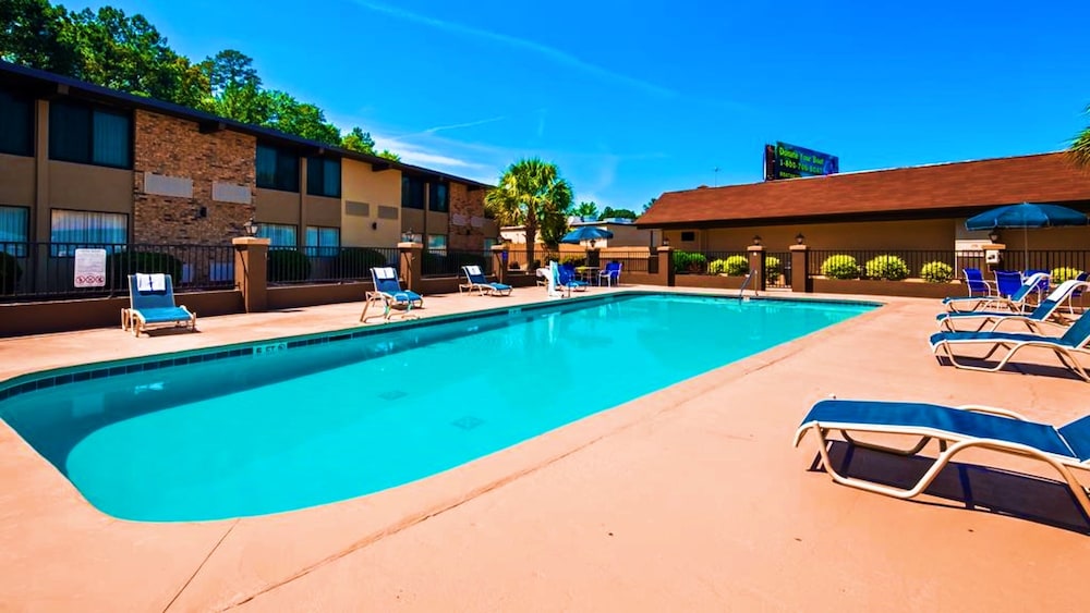 Best Western Riverside Inn