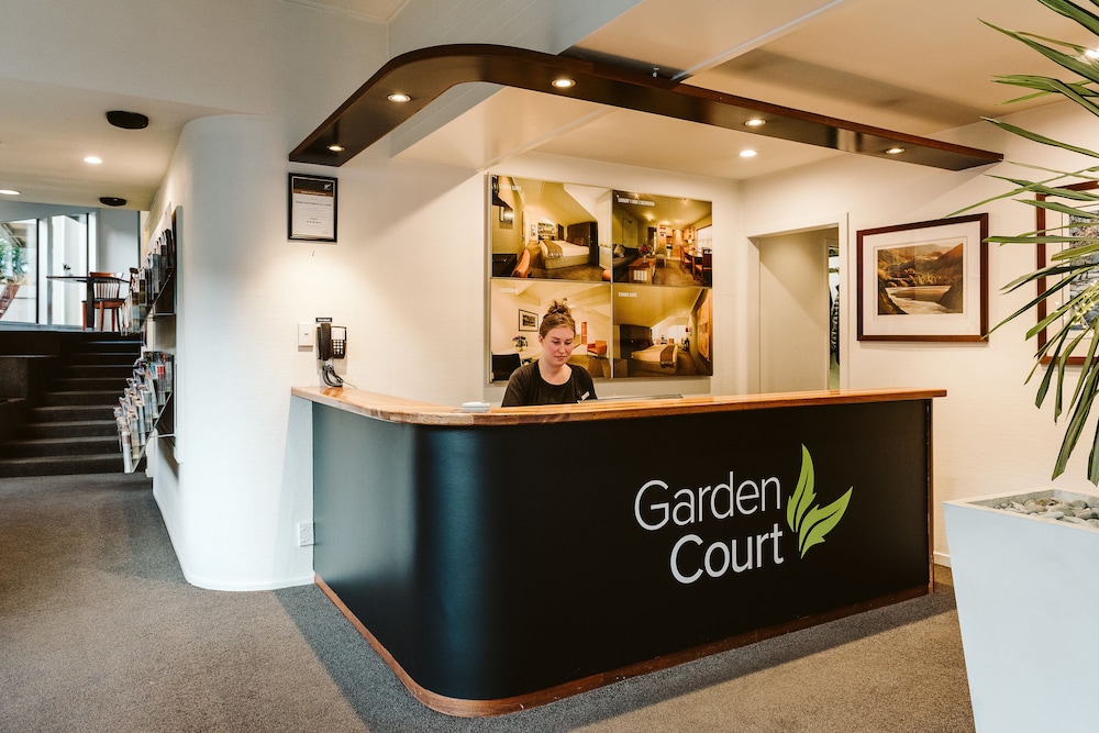 Garden Court Suites And Apartments photo 2