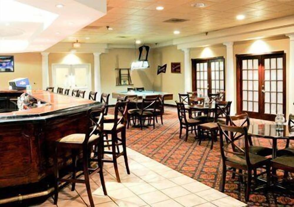 Quality Inn & Suites Palm Island Indoor Waterpark