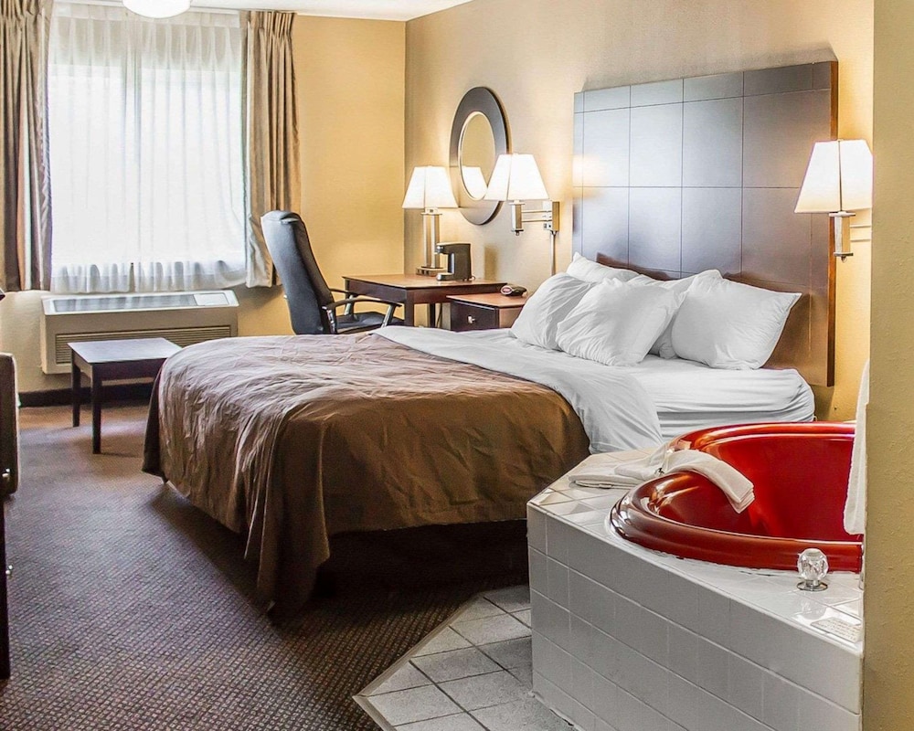 Quality Inn & Suites Sturgeon Bay