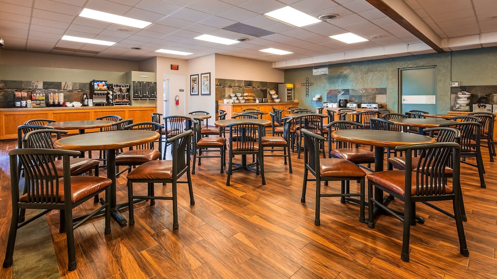Best Western Center Pointe Inn