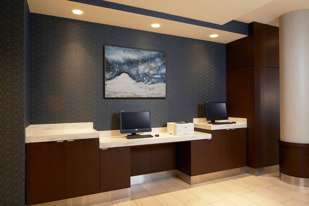 Courtyard by Marriott Los Angeles LAX/Century Boulevard photo 2