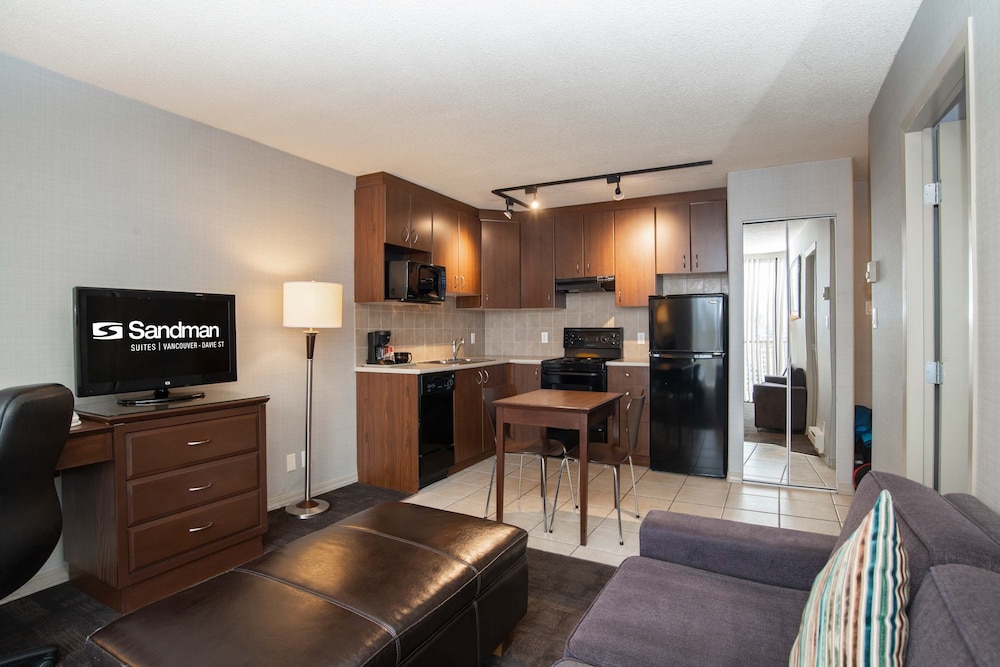 Sandman Suites Vancouver on Davie