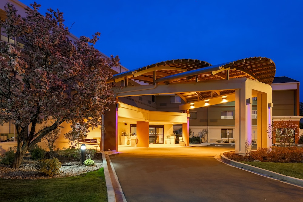 Holiday Inn Express Milwaukee-West Medical Center by IHG