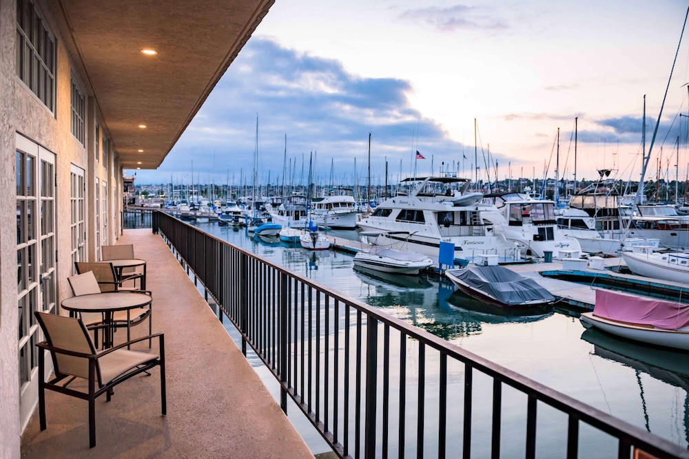 Hilton San Diego Airport/Harbor Island