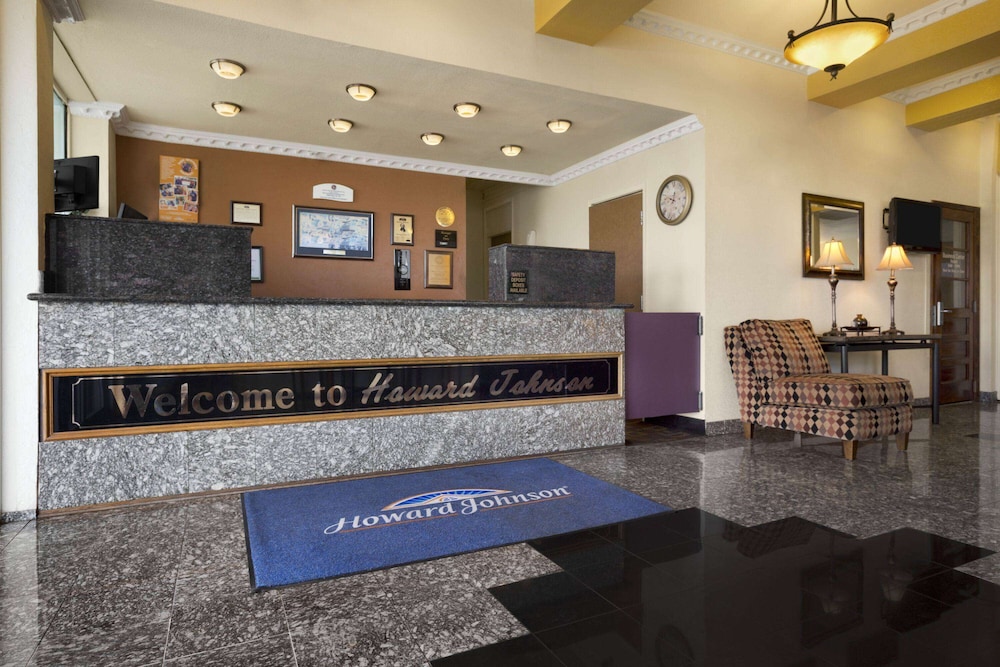Howard Johnson by Wyndham Oklahoma City Airport/ Fairgrounds