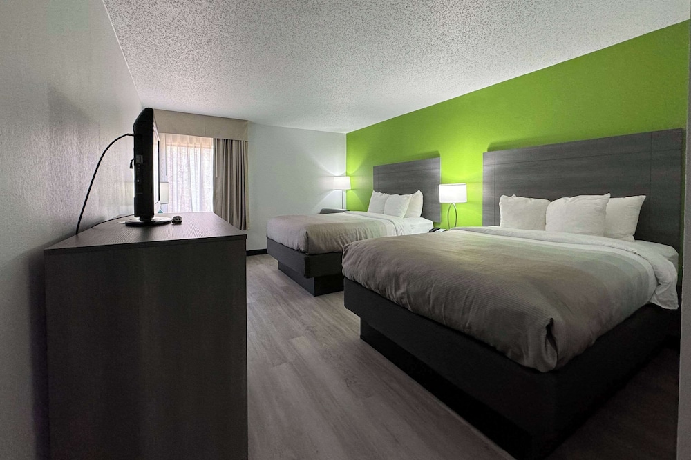 Quality Inn Clarksville - Exit 11