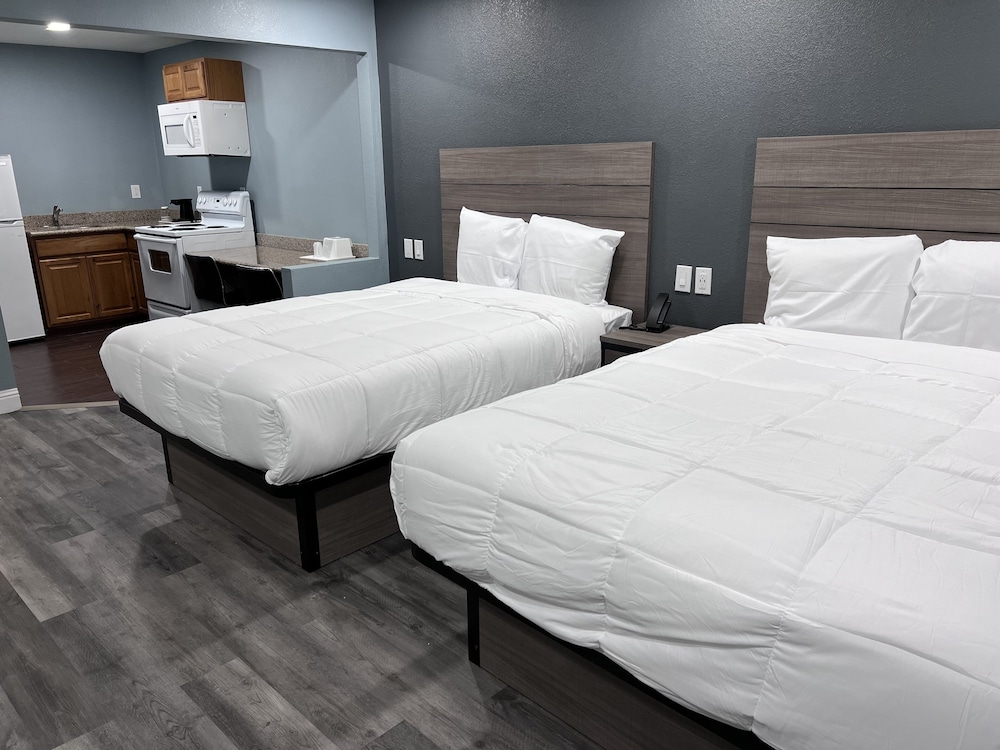 Surf City Inn and Suites