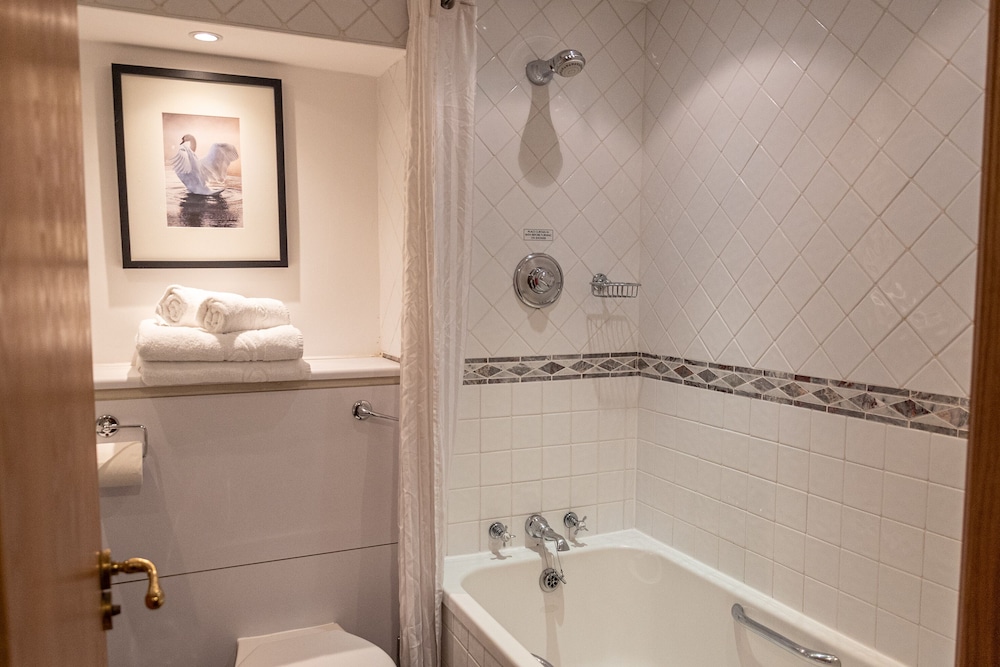 Low Wood Bay Resort & Spa