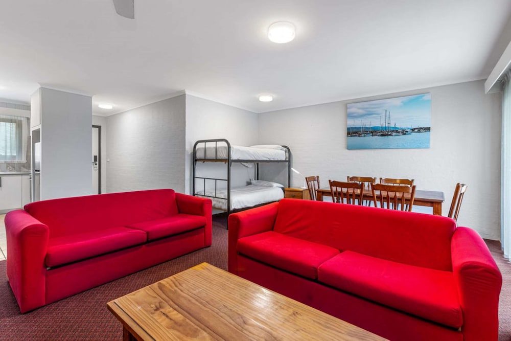 Apollo Bay Motel and Apartments