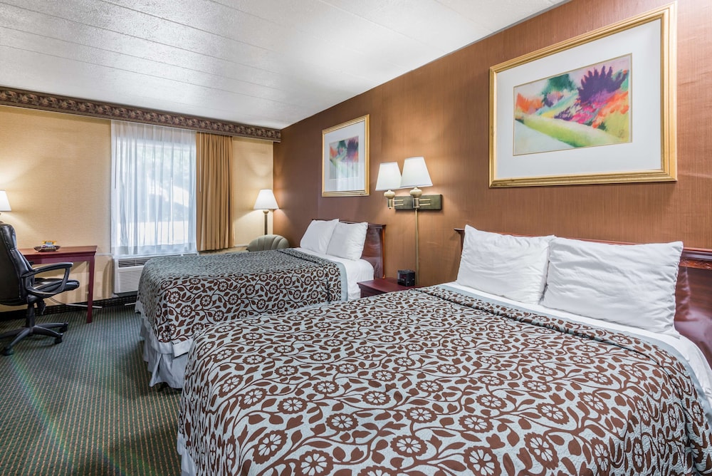 Days Inn by Wyndham Pittsburgh