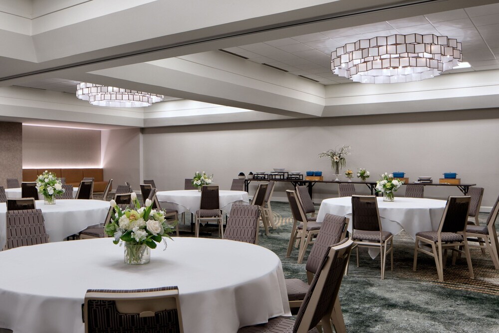 Sheraton Fort Worth Downtown Hotel