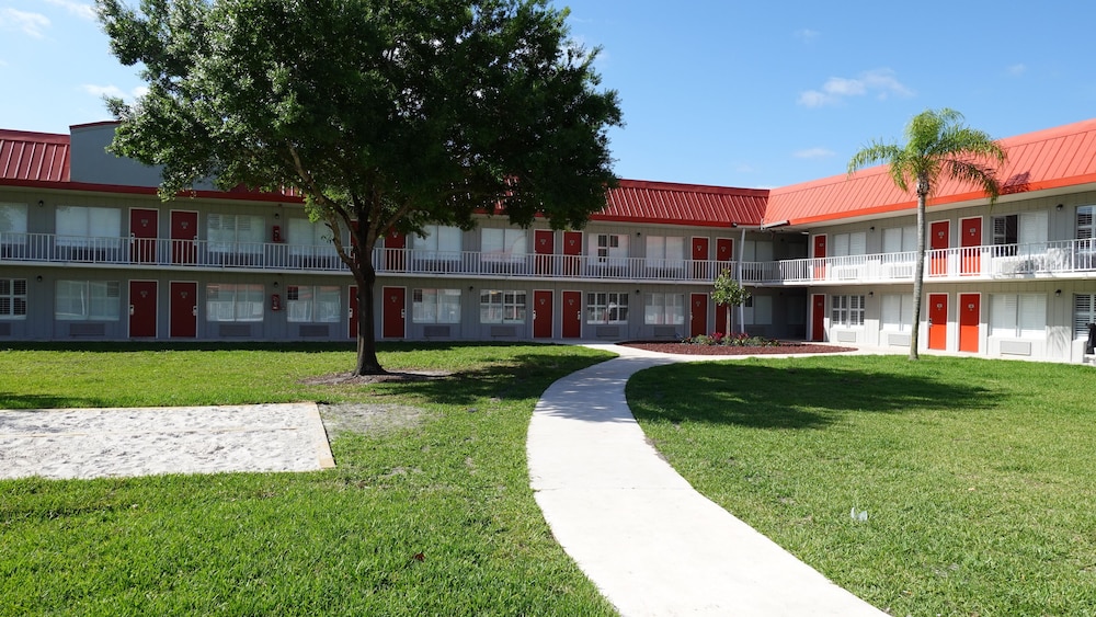 Vero Beach Inn & Suites