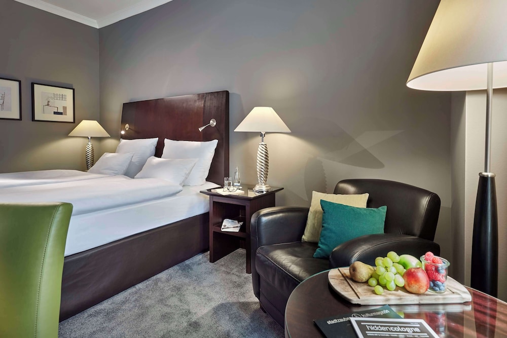 Lindner Hotel Cologne City Plaza, part of JdV by Hyatt