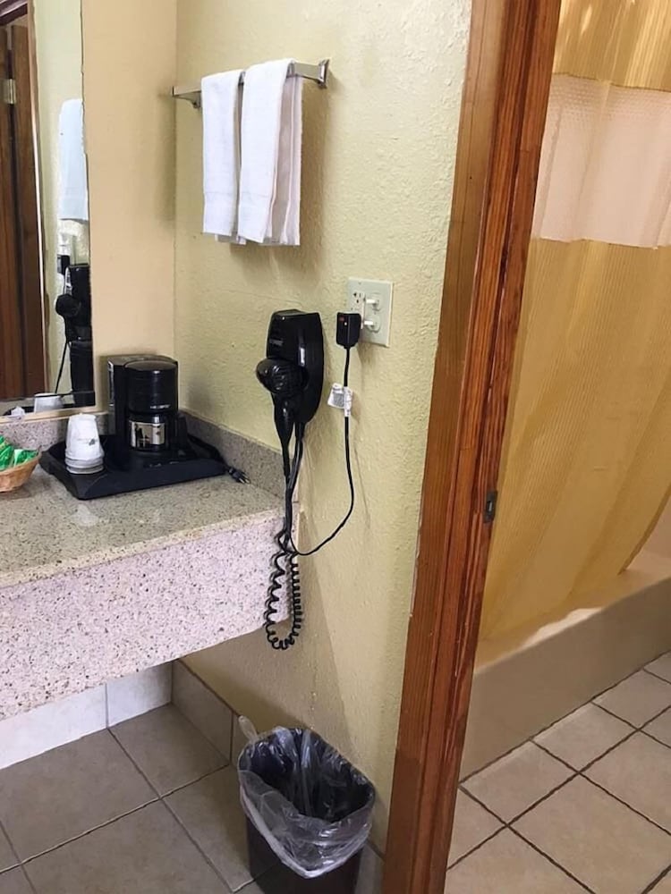 Americas Best Value Inn Indianola