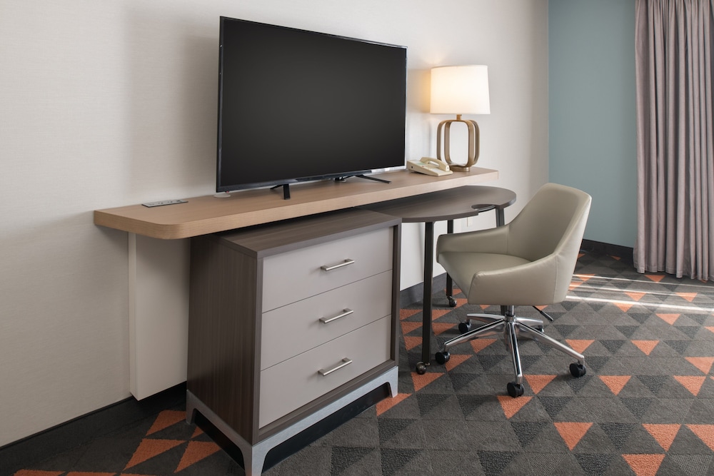 Holiday Inn Portland - Columbia Riverfront by IHG