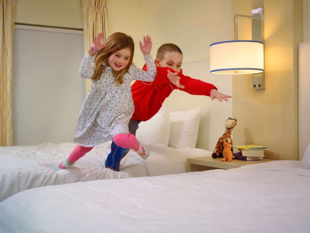 Sonesta Simply Suites Cleveland Airport