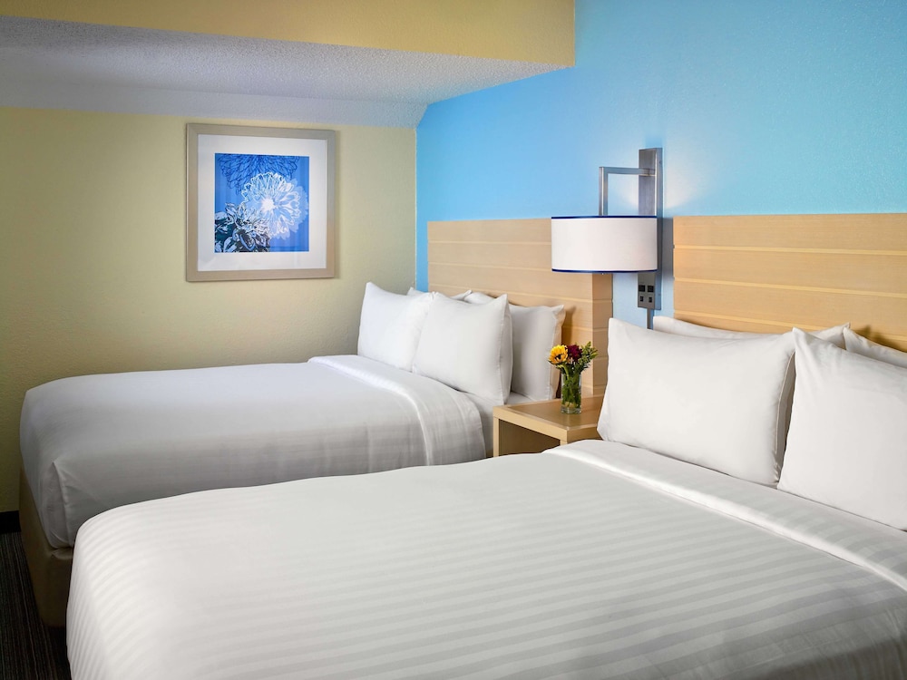 Sonesta Simply Suites Cleveland Airport