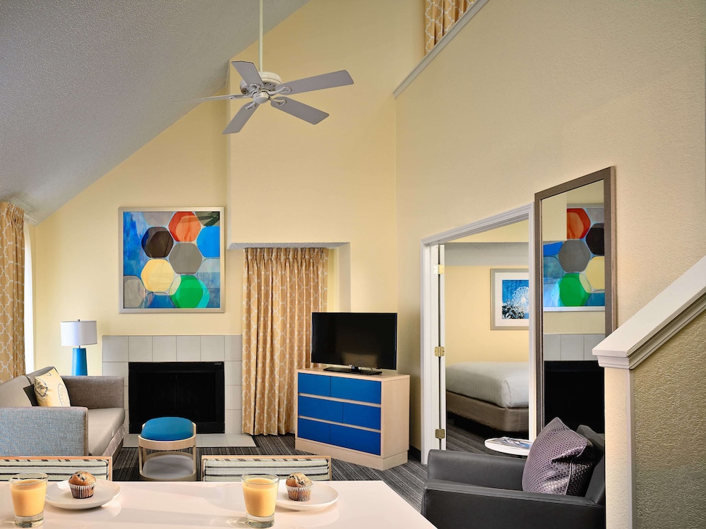 Sonesta Simply Suites Cleveland Airport