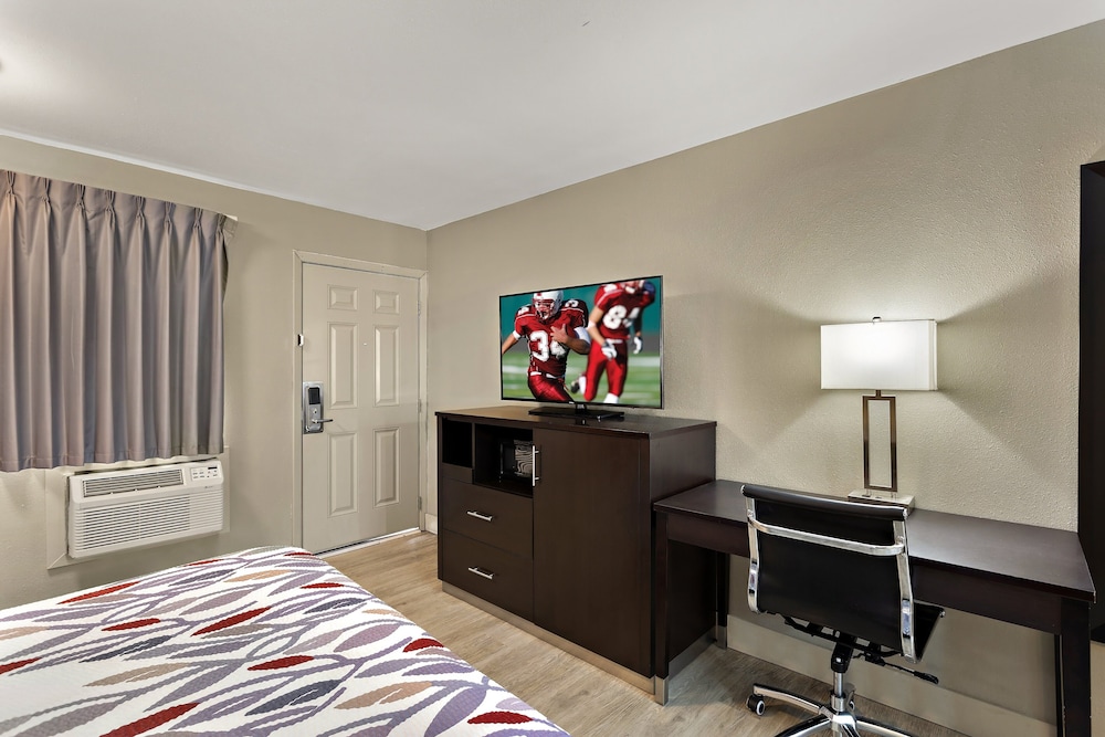 Red Roof Inn Redding