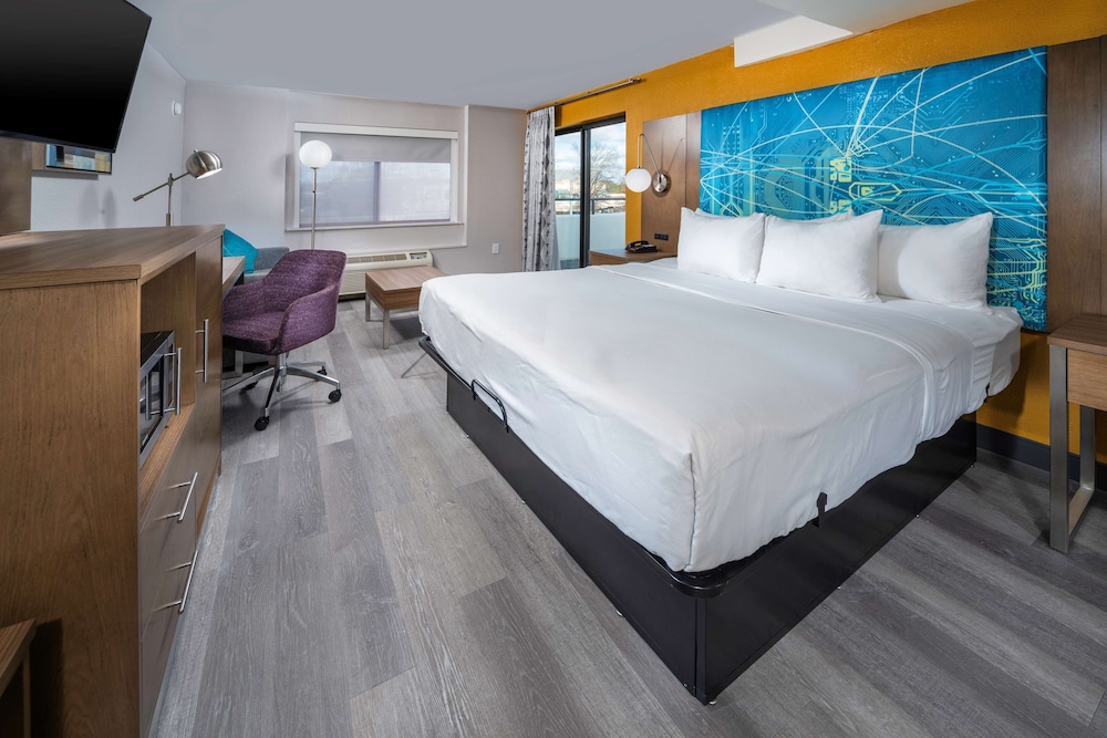 Best Western Plus Raleigh Crabtree Valley Hotel