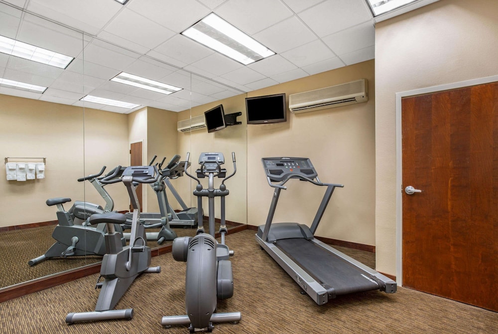 La Quinta Inn & Suites by Wyndham New Haven