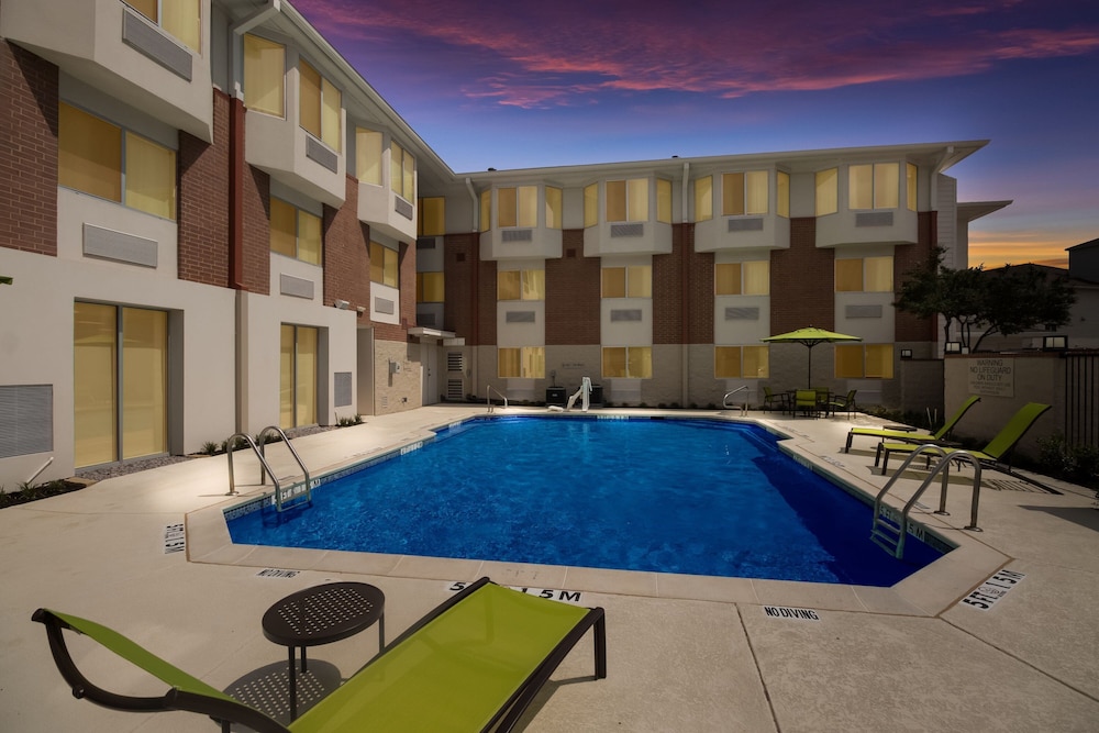 SpringHill Suites by Marriott Dallas NW Hwy/I35E