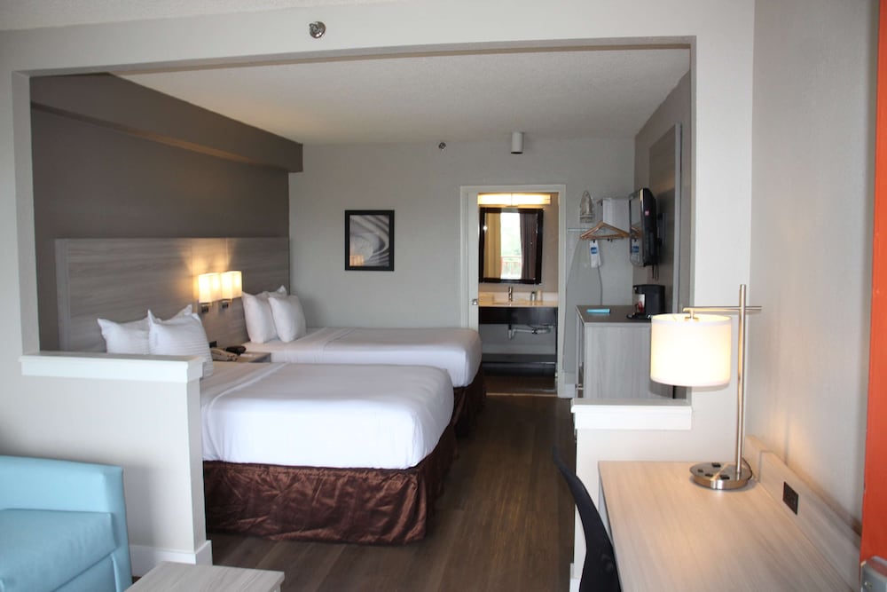 Boca Suites Deerfield Beach, SureStay Collection by BW