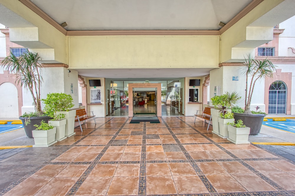 Holiday Inn Leon by IHG photo 2
